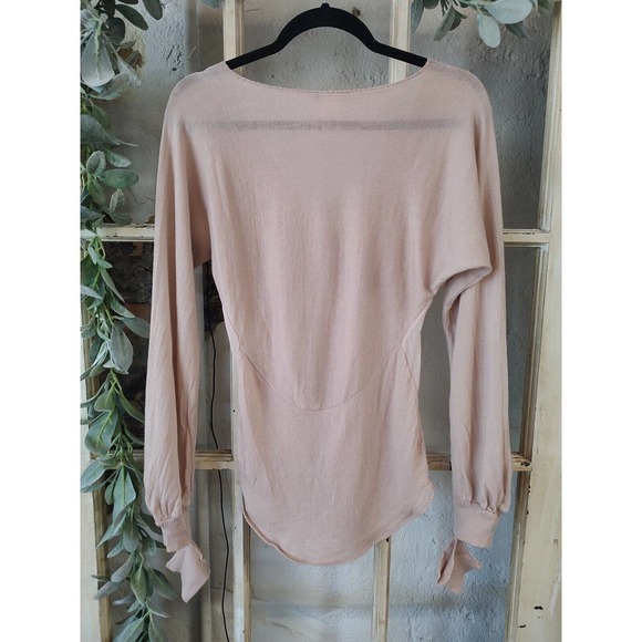 Chloe V-Neck Sweater in powder pink - Picture 13 of 15